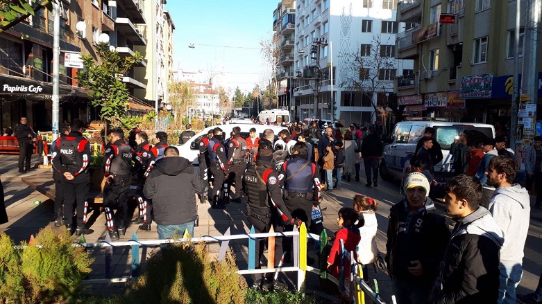 Li Diyarbekrê teqîn