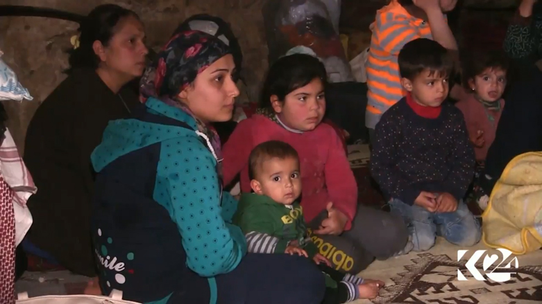 (بالصور) مدنيون في كهوف عفرين.. وكوردي يصرخ: نحن باقون طالما بقيت زيتونة واحدة