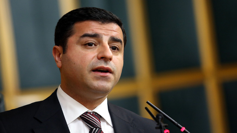 Selahedîn Demîrtaş dest ji hevserokatiya HDPê berdide