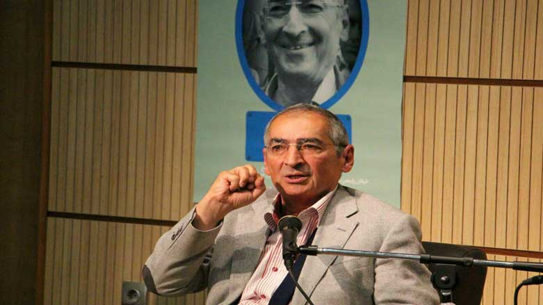 صادق زیبا کلام استاد دانشگاههای تهران و فعال اصلاح‌طلب