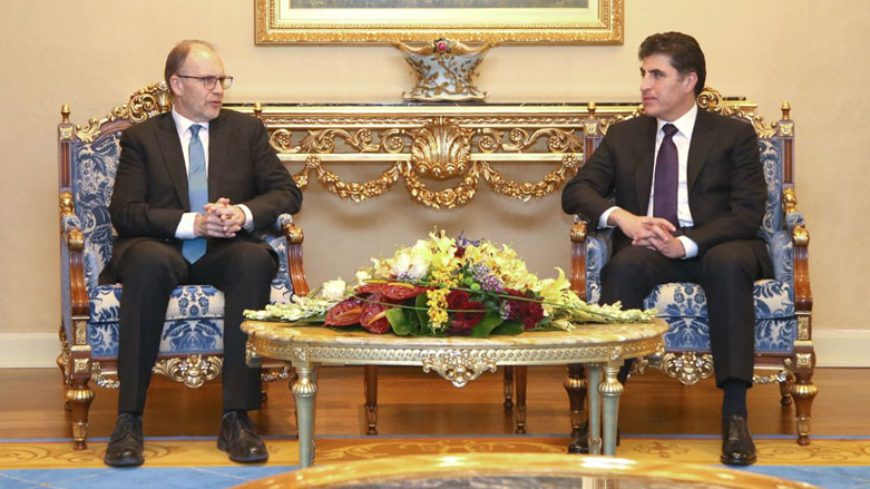 Prime Minister of the Kurdistan Region Nechirvan Barzani (R) received the US Ambassador to Iraq Douglas Silliman in Erbil, Feb. 8, 2018. (Photo: KRG)