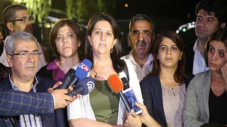 Pro-Kurdish People's Democratic Party (HDP) lawmaker Pervin Buldan speaks to reporters. (Photo: AA)