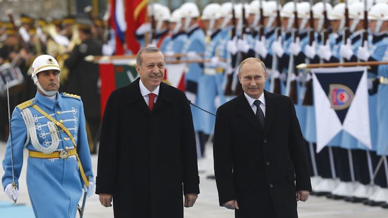 Russian President Vladimir Putin (R) and his Turkish counterpart, Recep Tayyip Erdogan, review an honor guard during a welcoming ceremony in Ankara on Dec. 1, 2014. (Photo: Reuters)