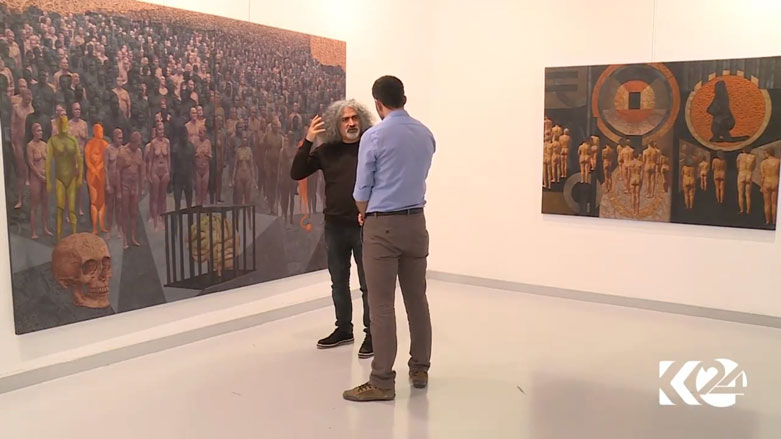 Wênexezê Kurd Haydar Ekînek bi bizmaran wêneyan dikişîne