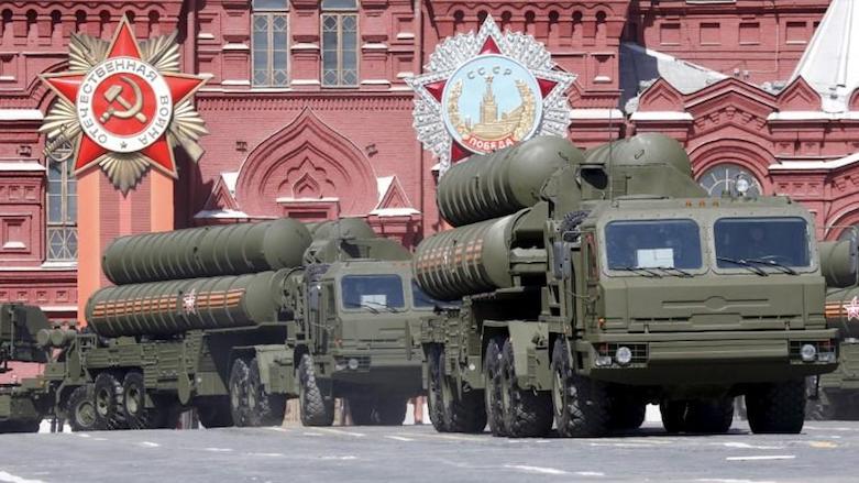 Russian S-400 air defense mobile missile launching systems drive during a rehearsal for the Victory Day parade in the Red Square in central Moscow, Russia, May 7, 2015. (Photo: Reuters)
