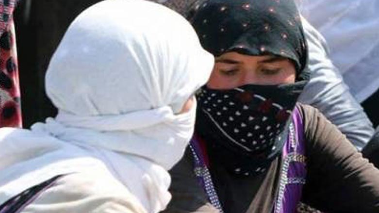 كچێكی رزگاربووی ده‌ستی داعش چیرۆكی "هاوسه‌رگیرییه‌كانی" ده‌گێڕێته‌وه‌