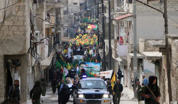 تظاهرات کنندگان حلب روز 26 بهمن 96 خواستار توقف حملات ترکیه به عفرین شدند.