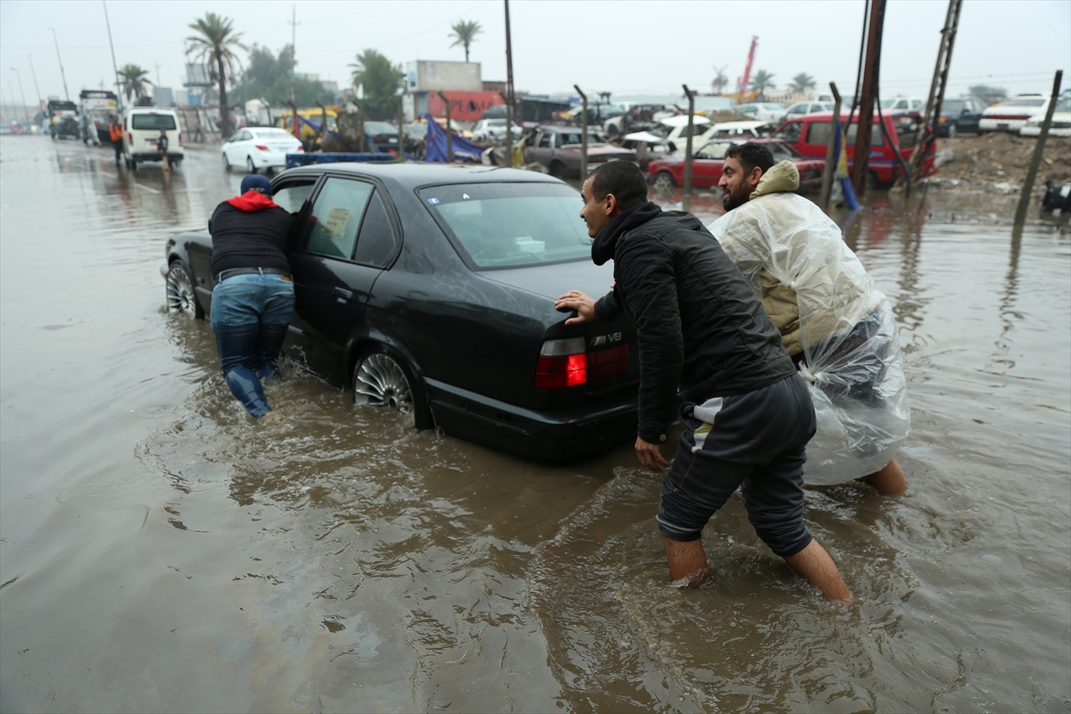 Heavy rainfall floods different cities in Iraq. (Photo: Social Media)
