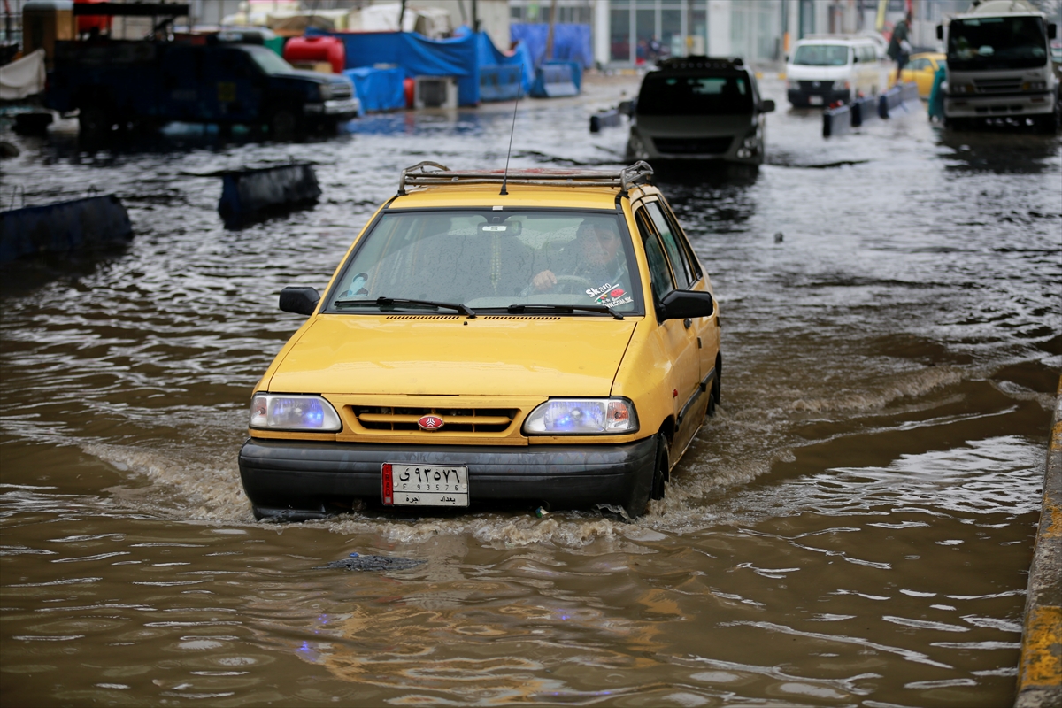 Heavy rainfall floods different cities in Iraq. (Photo: Social Media)