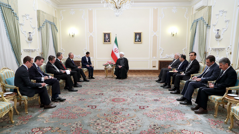 حسن روحانی رئیس جمهور ایران روز چهارشنبه 18 بهمن 96 از مولود چاوش‌اوغلو وزیر خارجه ترکیه استقبال کرد.