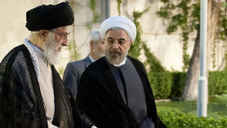 سه‌رۆك كۆماری ئێران هۆشداری ده‌داته رێبه‌ری باڵای وڵاته‌كه‌ی