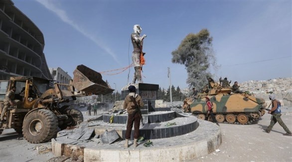 به‌ چاودێرى سوپاى توركيا ميليشياكان كه‌وتوونه‌ته‌ وێزه‌ى په‌يكه‌رى كاوه‌ى ئاسنگه‌ر