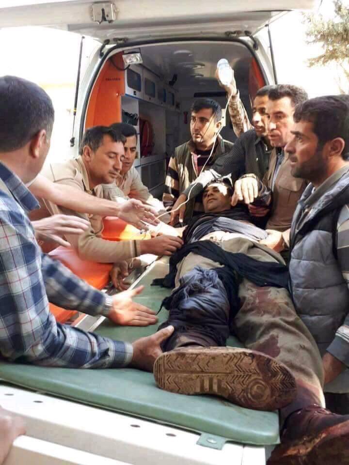 Welatiyê sivîl yê bi navê Nîhad Mihemd di encama bombebarana firokeyên Tirkiyê li ser Nêrwe û Rêkan de birîndar bû / 25.03.2018 / Wêne: K24