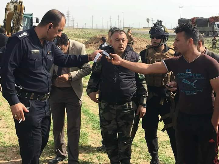 الشرطة المحلية تجري تحقيقات في المنطقة التي يتم منها تهريب النفط