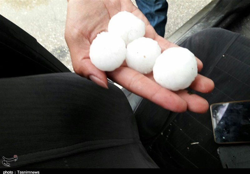 بارش تگرک به اندازه تخم مرغ در کرمانشاه