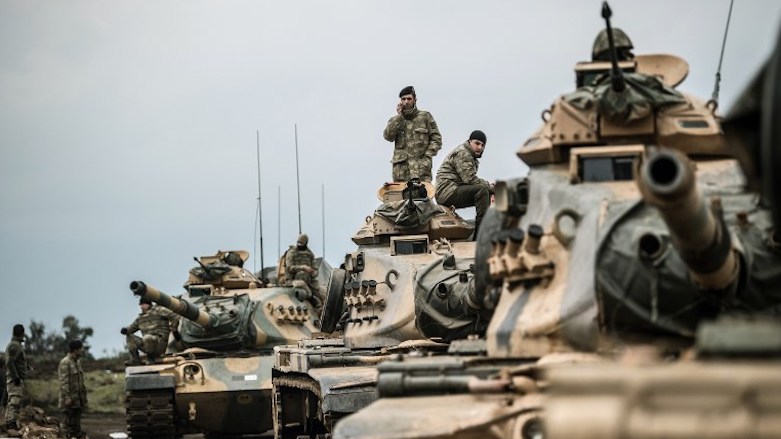 Turkish army tanks near the Syrian border. (Photo: AFP/Bulent Kilic)