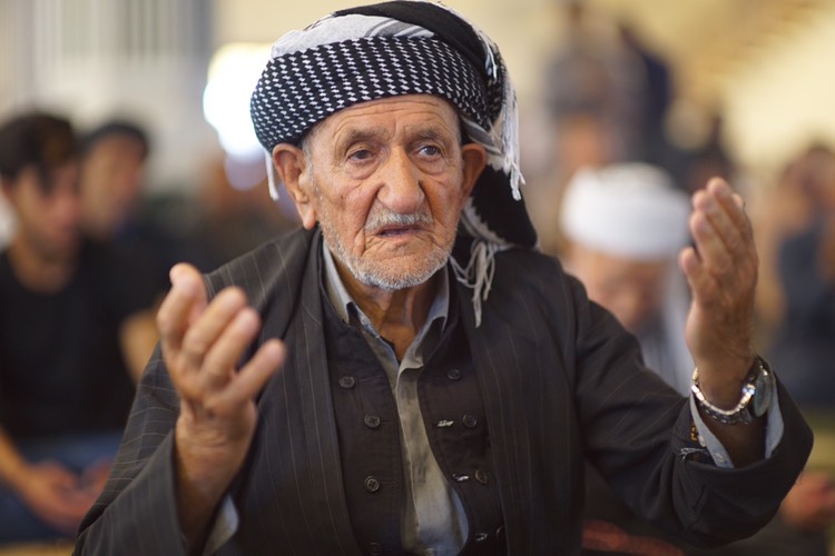 بە وێنە... نزا و پاڕانەوەی رۆژوەوانان لە مزگەوتی گەورەی سلێمانی