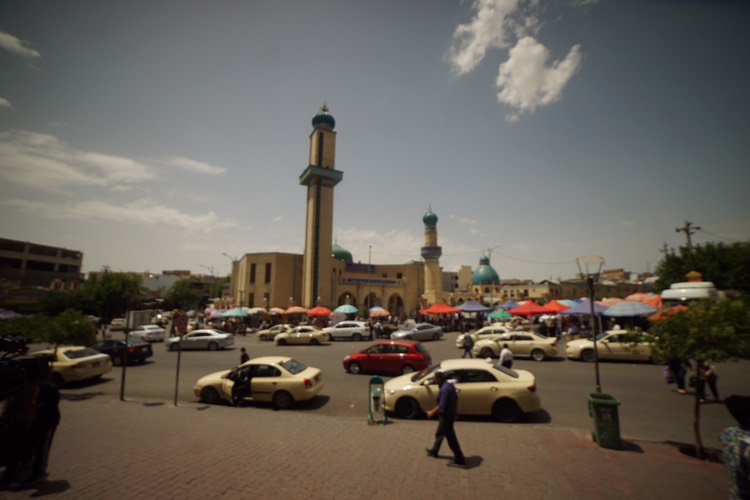 بە وێنە... نزا و پاڕانەوەی رۆژوەوانان لە مزگەوتی گەورەی سلێمانی