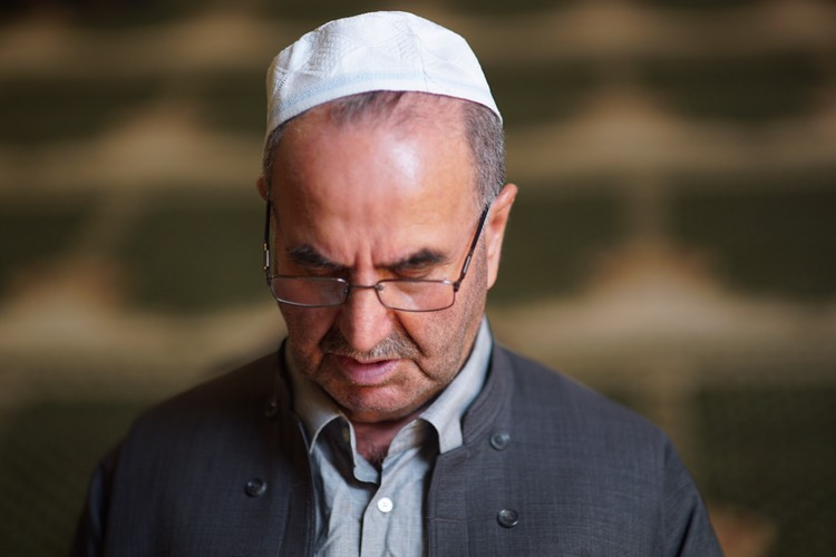 بە وێنە... نزا و پاڕانەوەی رۆژوەوانان لە مزگەوتی گەورەی سلێمانی