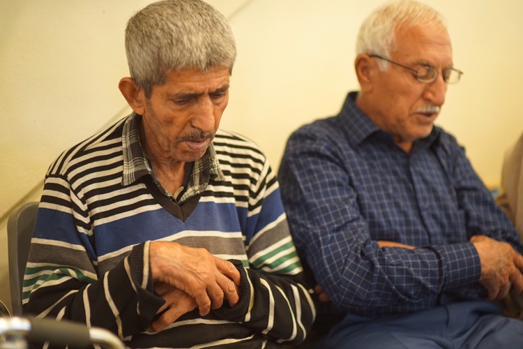 بە وێنە... نزا و پاڕانەوەی رۆژوەوانان لە مزگەوتی گەورەی سلێمانی