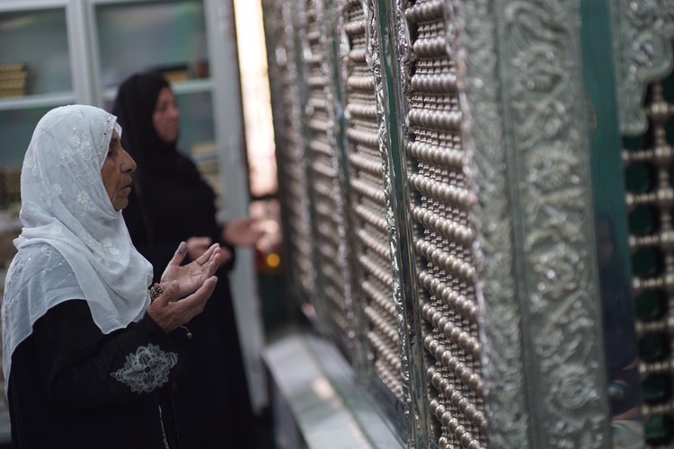 بە وێنە... نزا و پاڕانەوەی رۆژوەوانان لە مزگەوتی گەورەی سلێمانی