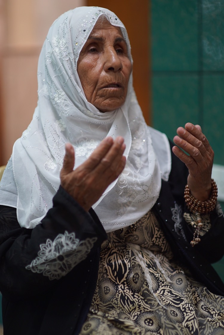 بە وێنە... نزا و پاڕانەوەی رۆژوەوانان لە مزگەوتی گەورەی سلێمانی