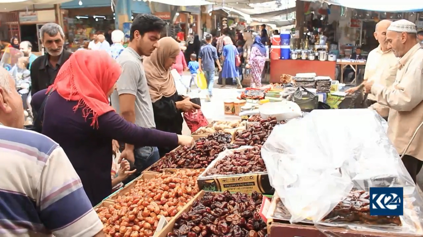 بالصور.. قلق وأمل قبيل رمضان في القامشلي