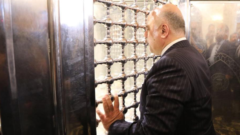 العبادي يصدر توضيحا عن "لقاء السيستاني".. والصدر ببغداد