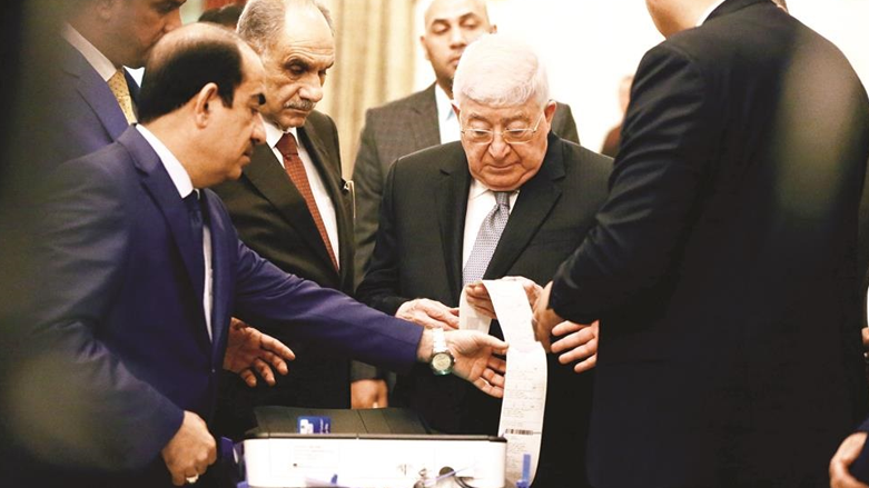 الرئيس العراقي فؤاد معصوم يدلي بصوته 