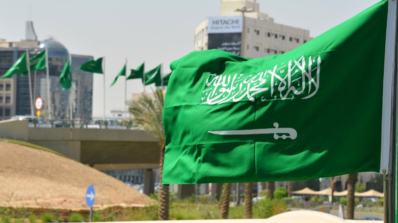 صورة نادرة.. ملك السعودية في البصرة