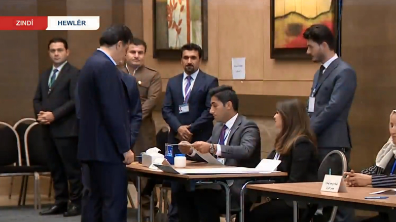 نيجيرفان بارزاني أول مسؤول يدلي بصوته في الانتخابات