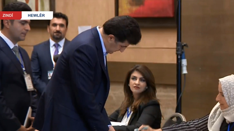 نيجيرفان بارزاني أول مسؤول يدلي بصوته في الانتخابات