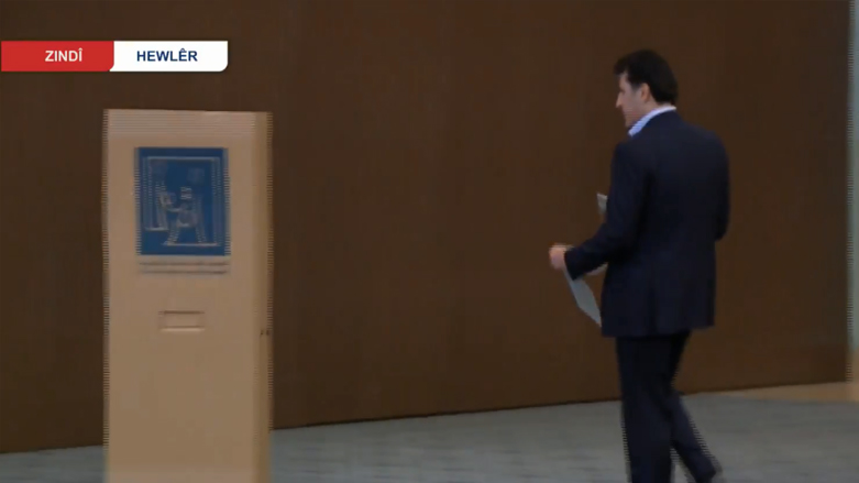 نيجيرفان بارزاني أول مسؤول يدلي بصوته في الانتخابات