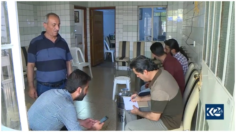 PDK-S li Hewlêrê alîkariyan li koçberê Efrînê belav dike 