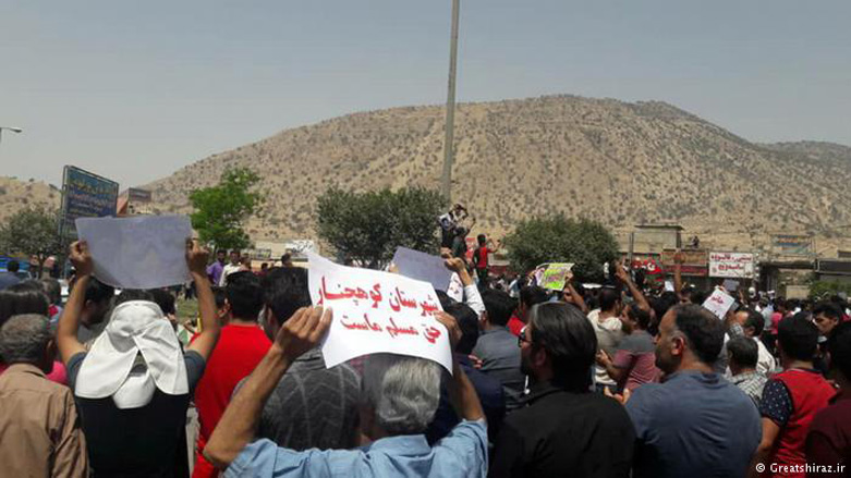 اعتراضات مردمی در قائمیه در حمایت از جدایی از شهرستان کازرون، جمعه چهارم خرداد 97