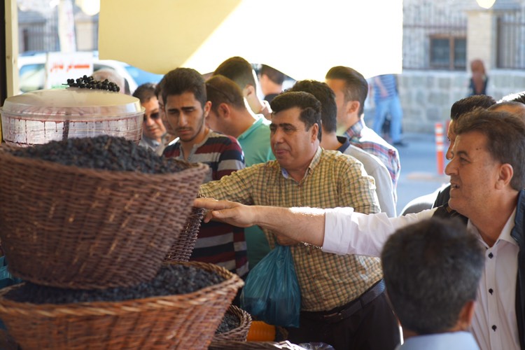 بەوێنە...شەربەت و شیرینی بازاڕی سلێمانی كۆنترۆڵ دەكات