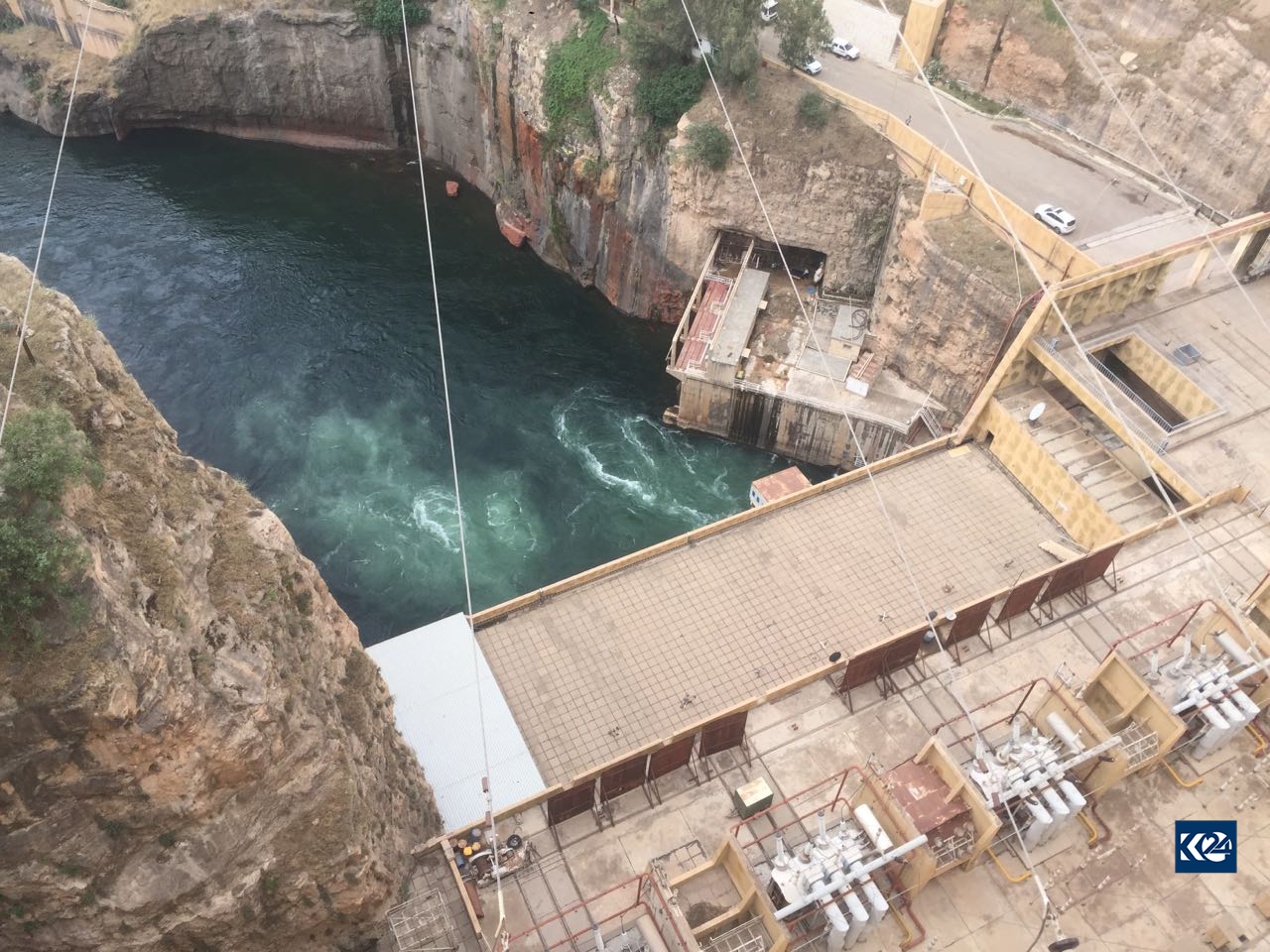 بە وێنە... ئێران بەنداوی دوكان بەتاڵ دەكات