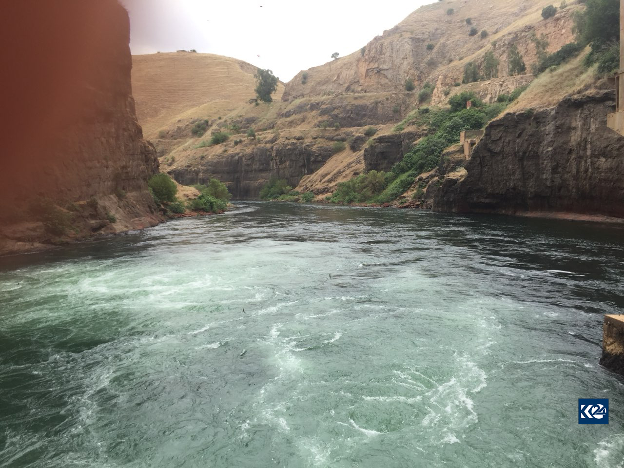 بە وێنە... ئێران بەنداوی دوكان بەتاڵ دەكات