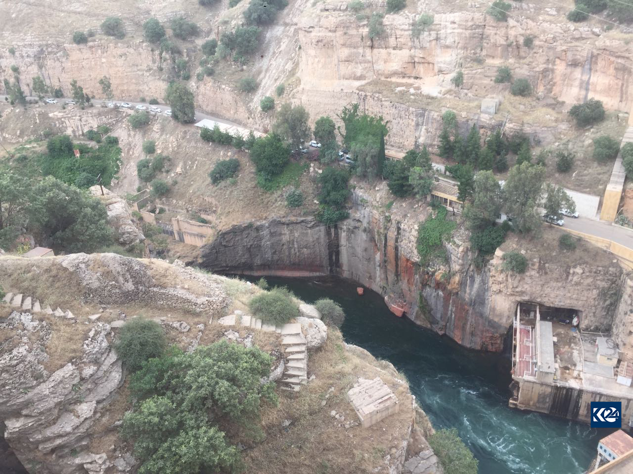 بە وێنە... ئێران بەنداوی دوكان بەتاڵ دەكات