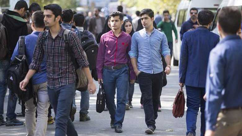 بانک‌های فرانسوی از افتتاح حساب برای دانشجویان ایرانی خودداری می‌کنند