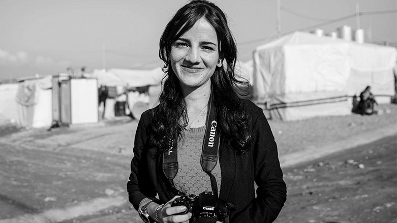 After successfully passing the intense training, Zina opened a journalism photo exhibition at the MAXXI museum in Rome, Italy. (Photo: Social Media)