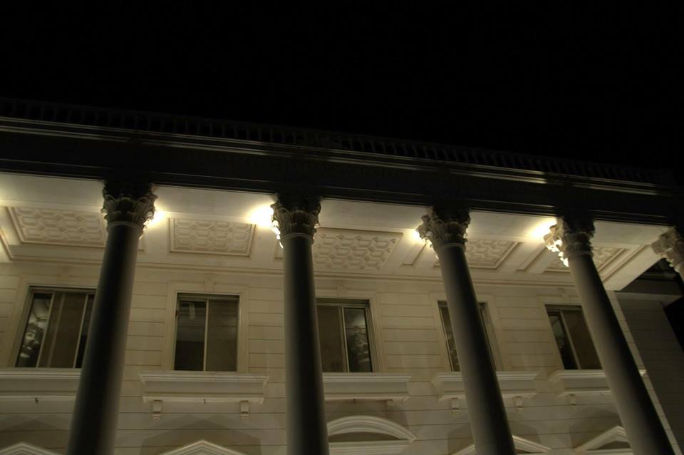 مشعان الجبوري يثير الجدل بقصره الفخم في دمشق – صورة من صفحته على فيسبوك