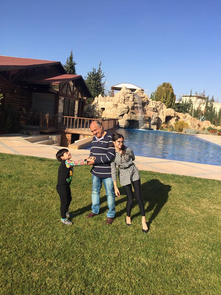 مشعان الجبوري يثير الجدل بقصره الفخم في دمشق – صورة من صفحته على فيسبوك