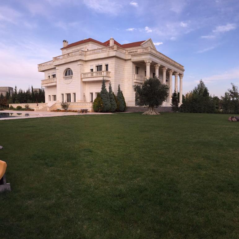 مشعان الجبوري يثير الجدل بقصره الفخم في دمشق – صورة من صفحته على فيسبوك