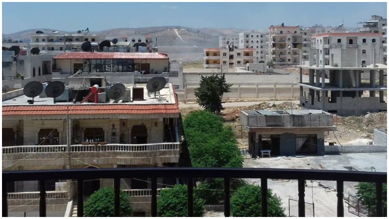 Li bajarê Efrînê teqînekê rû da