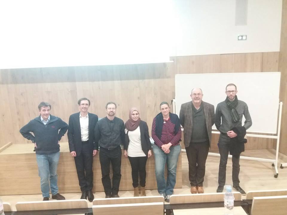 Dr. Ala Hisên li gel komîteya gotûbêjkirina nameya wê ya Diktorayê li zanîngeha Parîsê