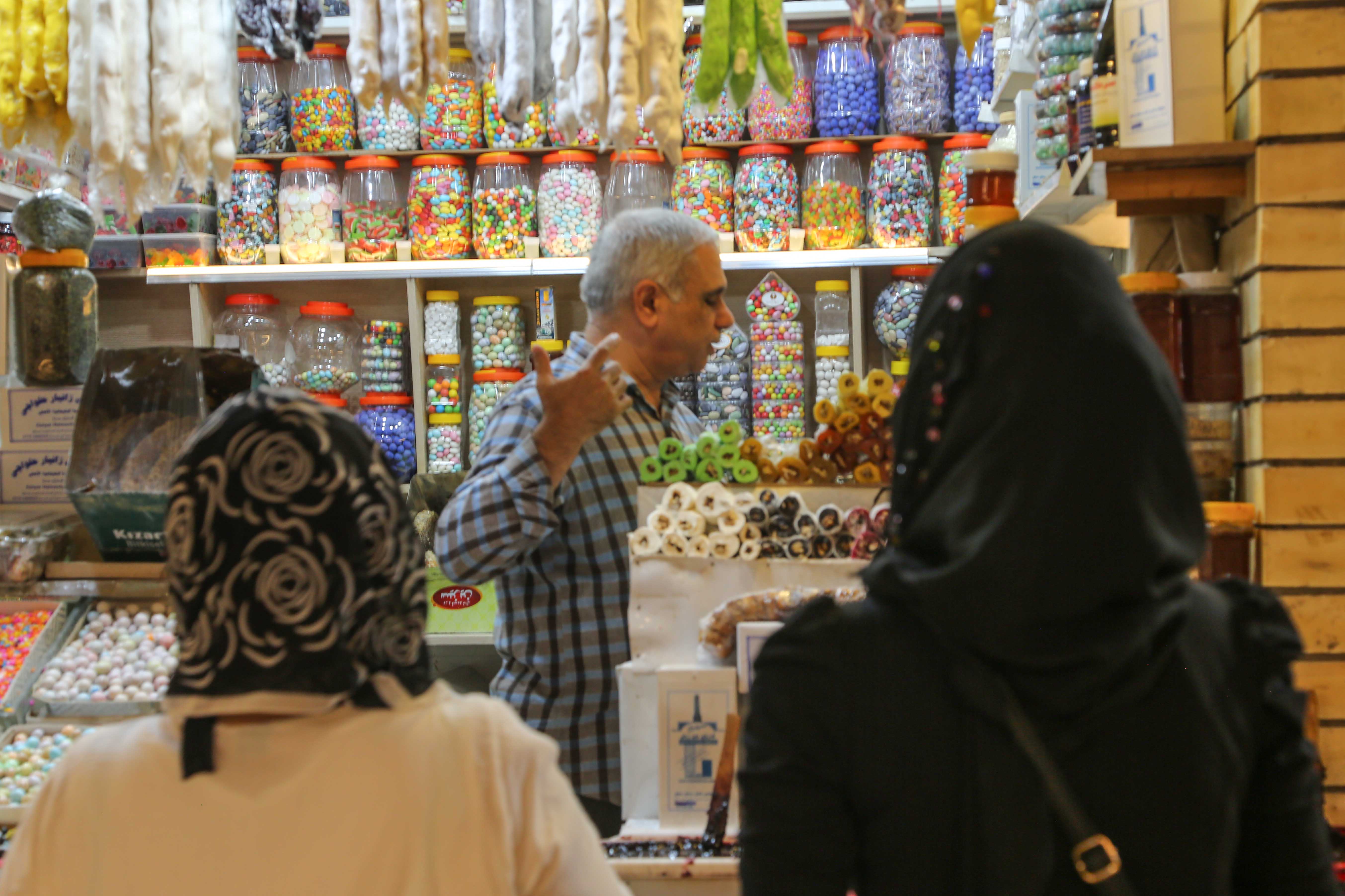 People shop at a store in Erbil. (Photo: Shvan Harki)