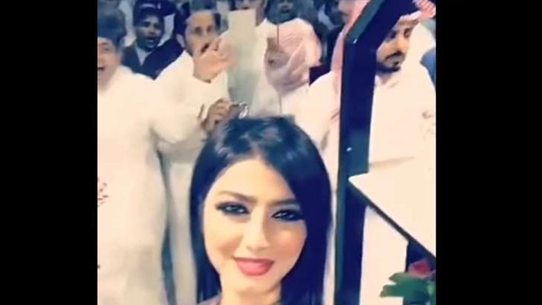 به‌ ڤيديۆ.. ئافره‌تێكى ئه‌كته‌رى سعووديى له‌ رياز هه‌راى نايه‌وه‌