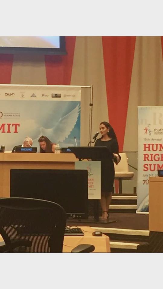 كچە كوردێك دەبێتە نوێنەری عێراقییەكان