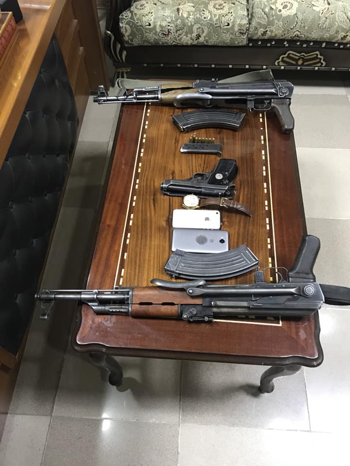 چەك و كەلوپەلی تاوانبارەكە لە لەلایەن پۆلیس دەستی بەسەردا گیراوە